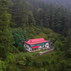 Stayvista At Dimple With Private Lawn & Forest View Shimla